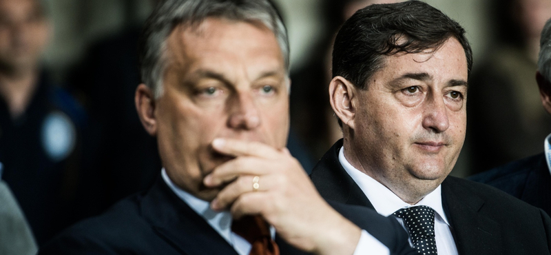 Leszedték a felcsúti iskola faláról Orbán és Mészáros tablóképét