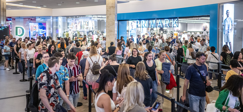 Elhúzódó ostromállapotok az első budapesti Primarkban, az is kiderült, mi a legnagyobb slágertermék
