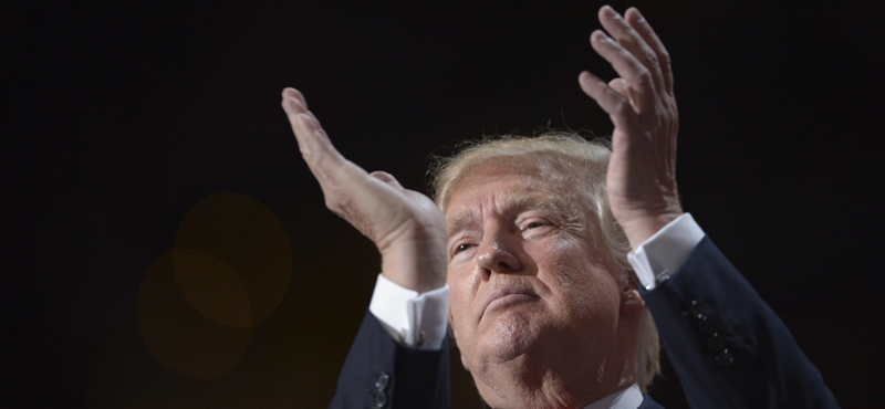Mit árul el Donald Trump aláírása?