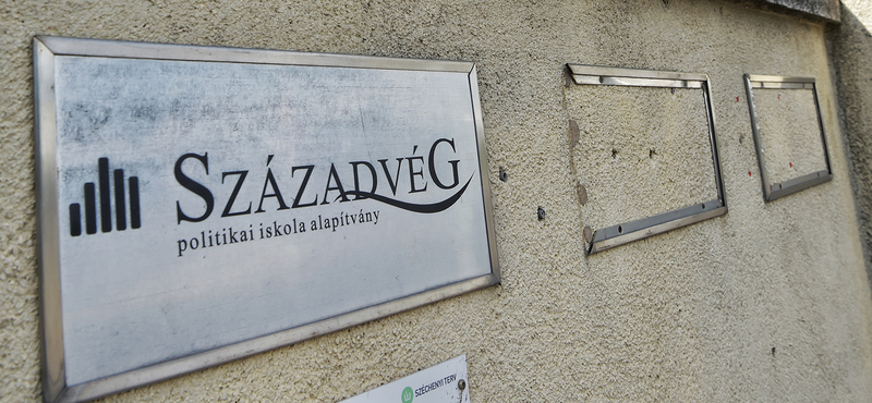 1,3 milliárdért vizsgálja Századvég, hogy látják a világot a határon túli magyarok