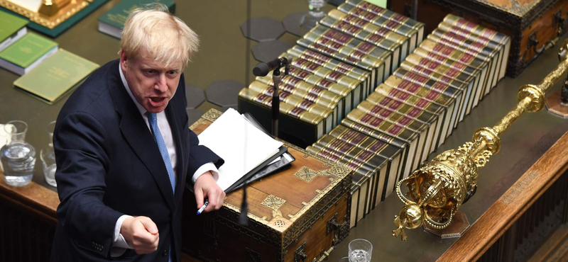 Egyfősre csökkent Boris Johnson kormányfő többsége a brit parlamentben