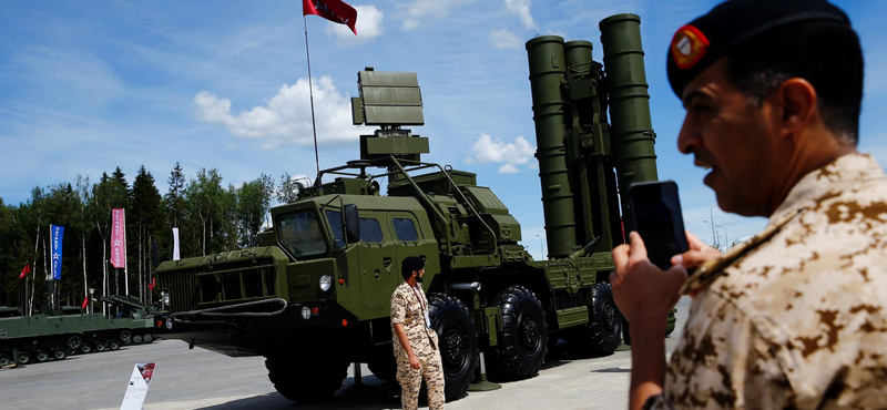 Erdogan a stratégiai fontosságú NATO-támaszpontok bezárásával fenyegetőzik