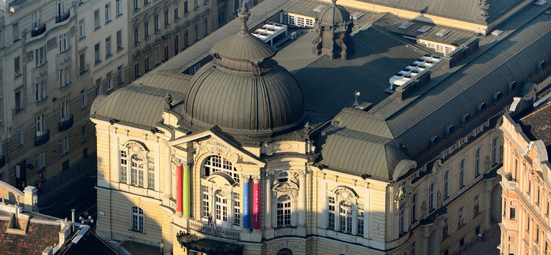 Szabálytalanságokat talált az ÁSZ a Vígszínház és a Bárka működésében