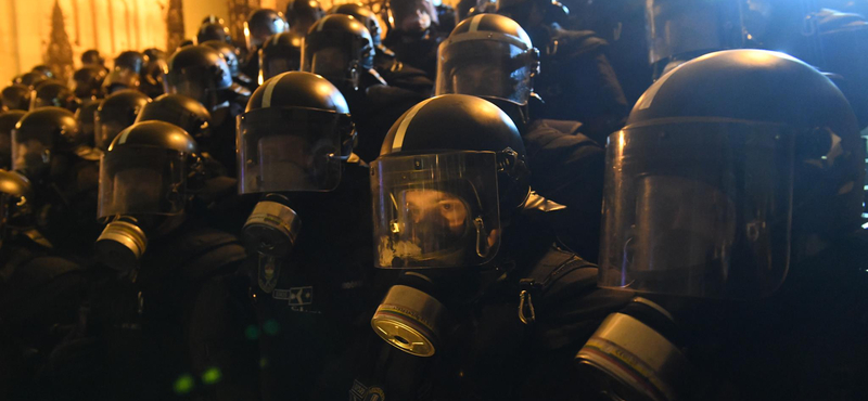 "Nem úgy van az, hogy a rendőrség akkor fúj egy kis könnygázt, amikor jónak látja"