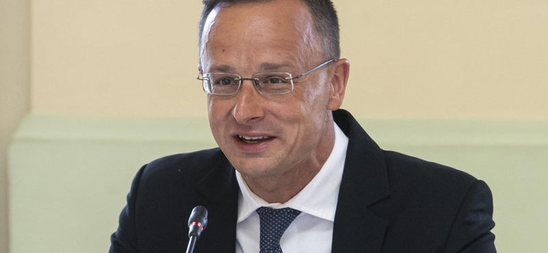Szijjártó: Jó hírrel indult a szombat, védettségi kártyával lehet utazni Üzbegisztánba