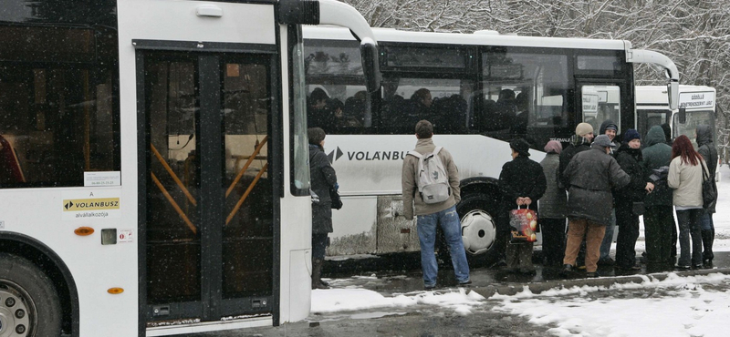 A Volánbusz szerint nem volt komoly fennakadás a sztrájk első napján, a szakszervezet ígéri, "erőteljesebben" folytatják