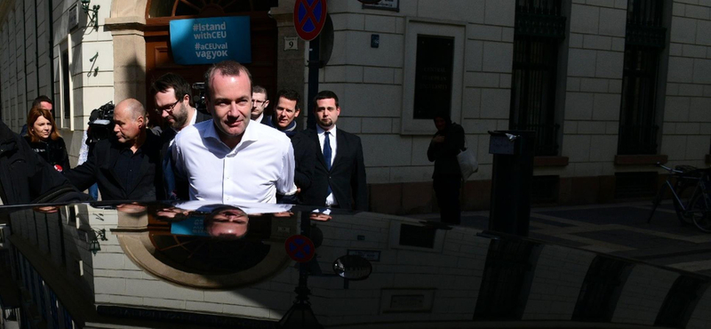 Diákaktivistákkal állt le beszélgetni Weber – videó
