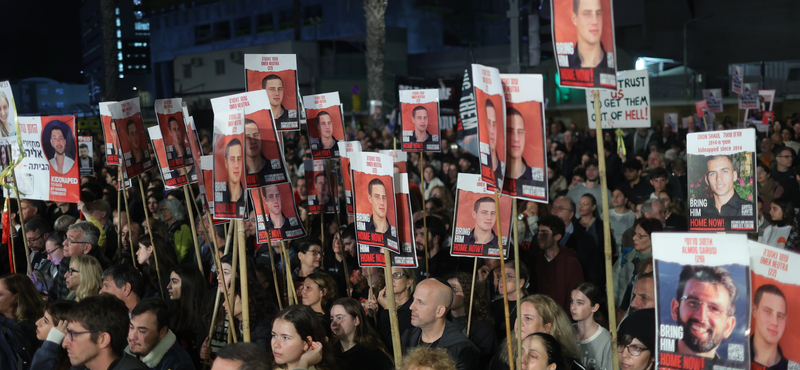 A gázai túszok hozzátartozói megrohamozták az izraeli parlamentet