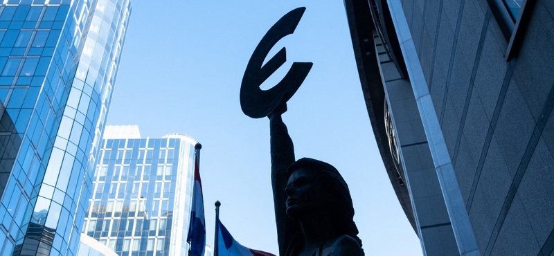 Újra felfüggeszthetnek Magyarországnak ígért EU-pénzeket