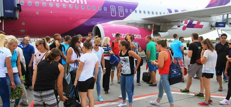 A szörfösökre nyomul a Wizz Air új járataival