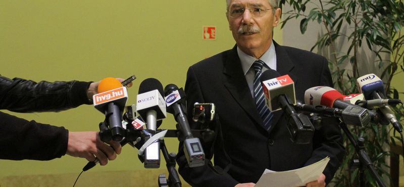 Schmitt-botrány: lemond a Semmelweis Egyetem rektora