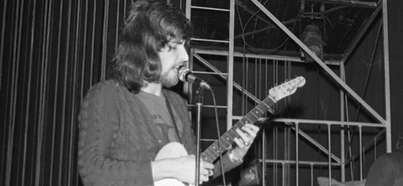 Negyven éve halt meg, máig tisztázatlan körülmények között az LGT gitárosa