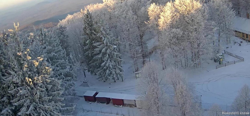 Fehér a táj a Kékesen