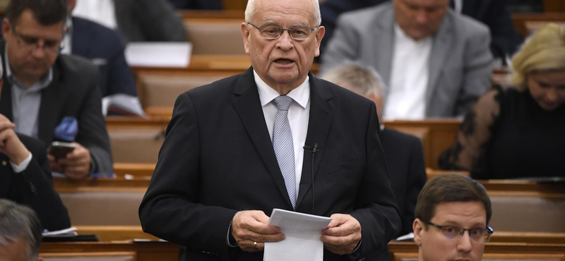 Frakcióvezetőt váltott a KDNP