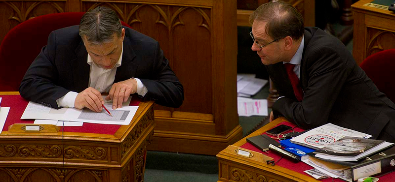 Így „konszolidálna” a kormány: képtelen visszavenni a Fidesz a tempóból