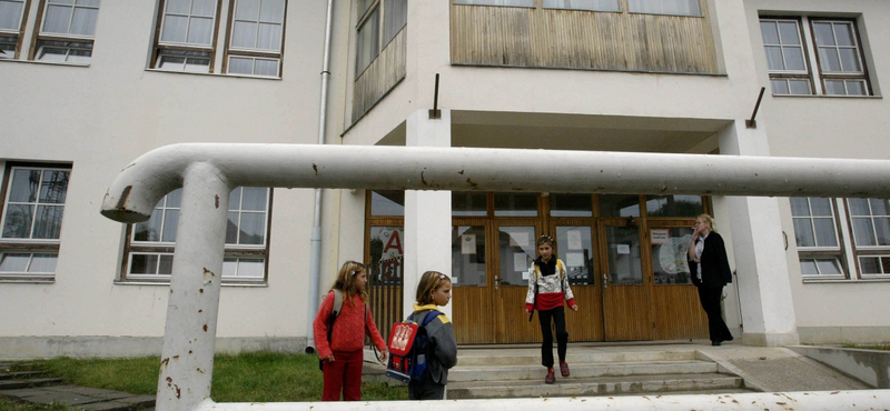 Az Emmi is felelős a roma gyerekek indokolatlan fogyatékossá minősítéséért