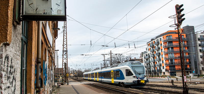 A MÁV húsvéti figyelmeztetést adott ki: csütörtökön péntek lesz, pénteken szombat, hétfőn vasárnap