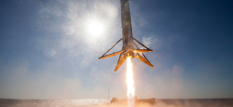 Lyukas szkafandert hozott haza a NASA-nak a Dragon magánűrhajó
