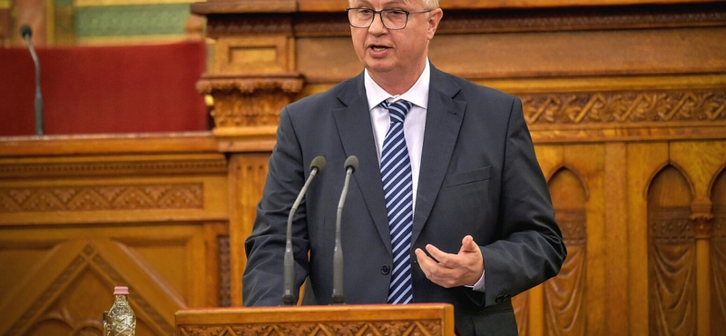 MN: Három bankot képviselnek Trócsányi partnerei a devizahiteles perekben