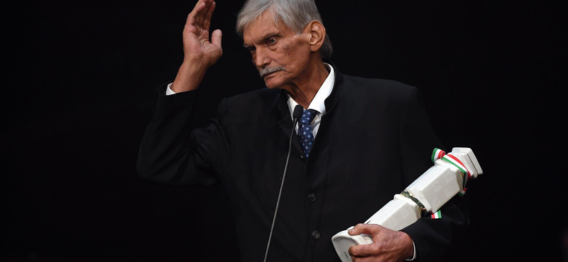 Domborművet kap Wichmann Tamás