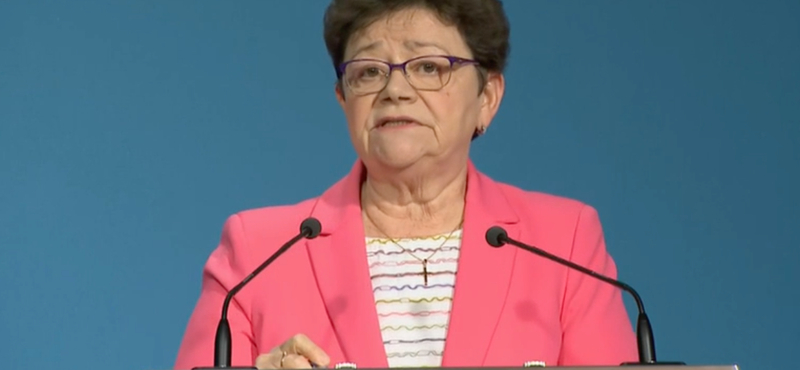 Müller Cecília: A két ünnep között elkezdődhet a védőoltások beadása