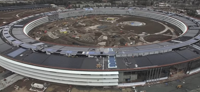 Ez már a célegyenes: itt a legújabb drónvideó az Apple campusáról
