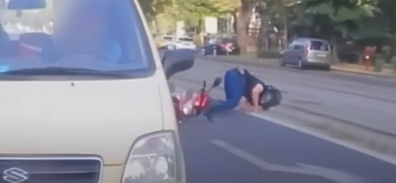Jókorát esett egy robogós, aki elé hirtelen bevágott egy autó