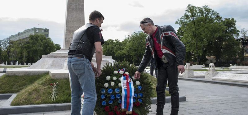 A Putyin-barát motoros banda koszorúzott Budapesten