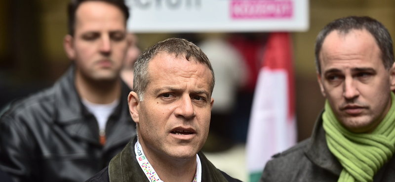Pert indít Juhász Péter, mert nem engedték be a Kossuth térre