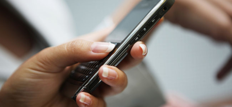 Népszabadság: nyitva az út a negyedik mobilcég előtt