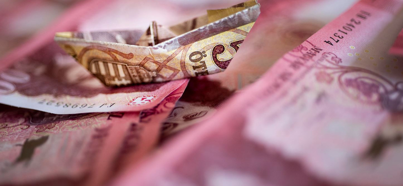 Putyin bejelentése óta szakad a forint, megint elértük a 405-ös eurót
