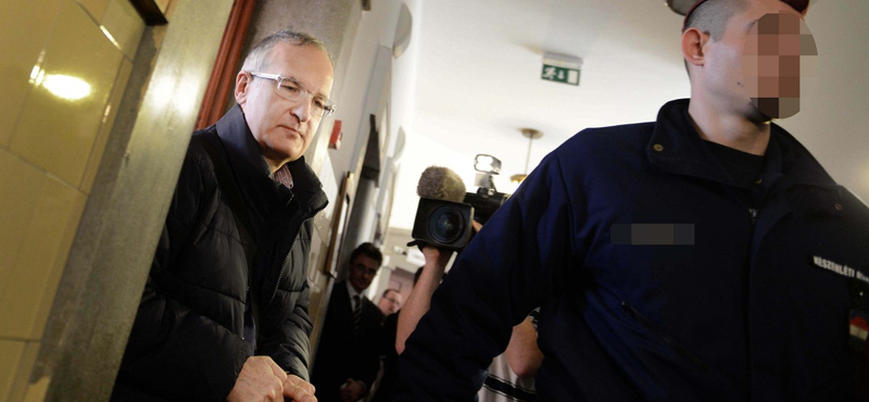 Vádat emeltek a volt MSZP-s Simon Gábor ellen