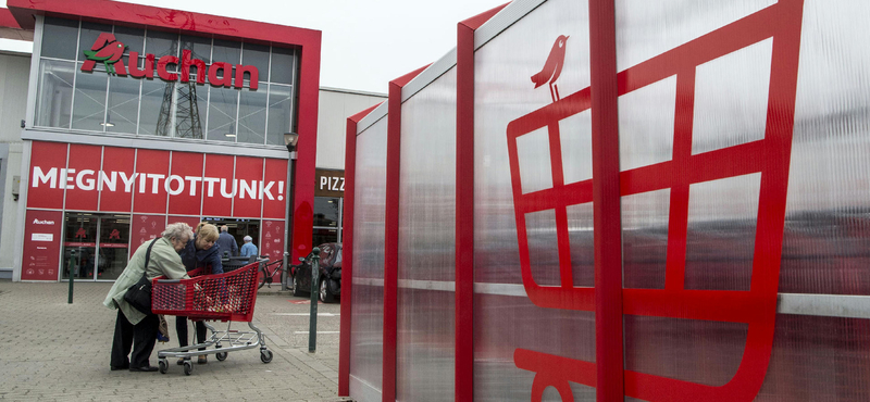 Bejelentette az egyik nagy áruházlánc, hogy nyitva lesz december 24-én