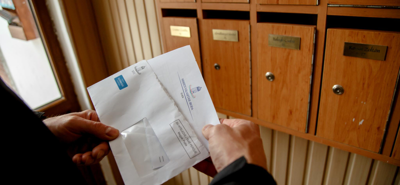 Az EP-választáson is fideszes kötődésű pártaktivisták kézbesítik a szavazólapot a vajdasági magyaroknak