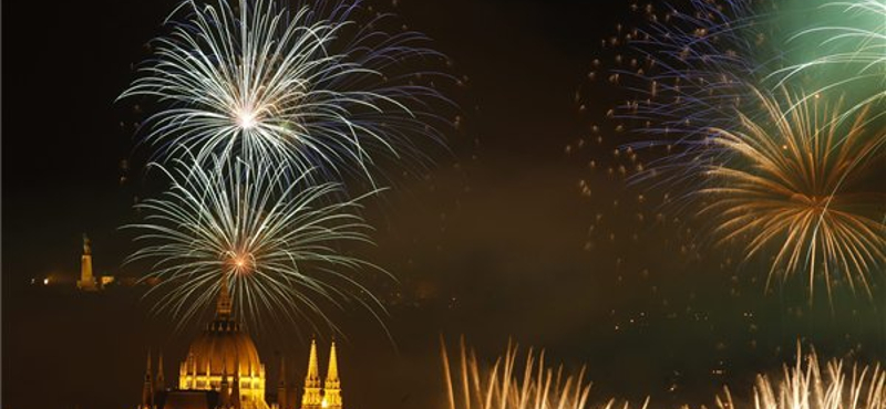 Grandiózus építkezés kezdődik a Dunán augusztus 20-ára