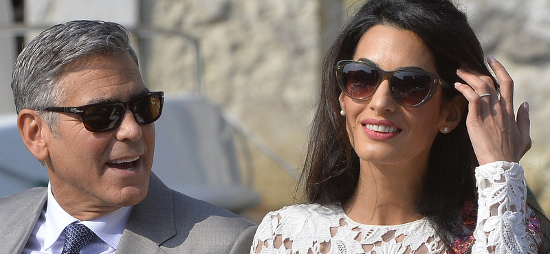 A Clooney házaspár a menekült gyerekek jövőjét támogatja