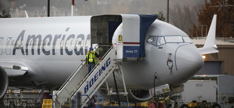 Elrendelték 2600 Boeing 737-es átvizsgálását az oxigénmaszkok miatt