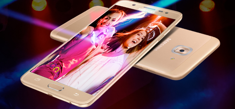 Két új Samsung-telefon is landolt, bennük a világ első közösségi kamerái