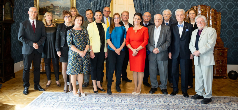 Itt a 16 kiválasztott, akikkel választ keres a magyarok gondjaira Novák Katalin