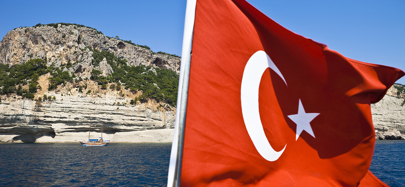 Nem engedik külföldre utazni a török egyetemi tanárokat