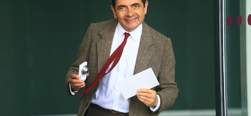 Rowan Atkinson: Egy szabad társadalomban bármivel és bárkivel lehet viccelni