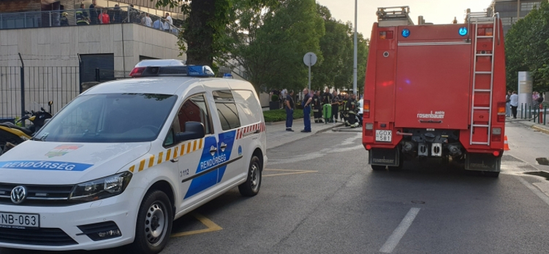 A gyerekek okozták a tüzet a MOM Sportközpont tetején