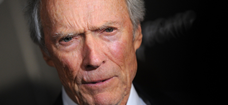 Clint Eastwood perel, mert kannabisz-származékot akartak eladni a nevével