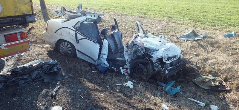 Két orvos meghalt a konfereciára tartó autóban – megvan a felelős (fotókkal)