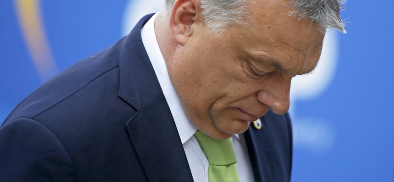 Jószívű netezők rárakták a kihagyott Orbánt a Néppárt csoportképére