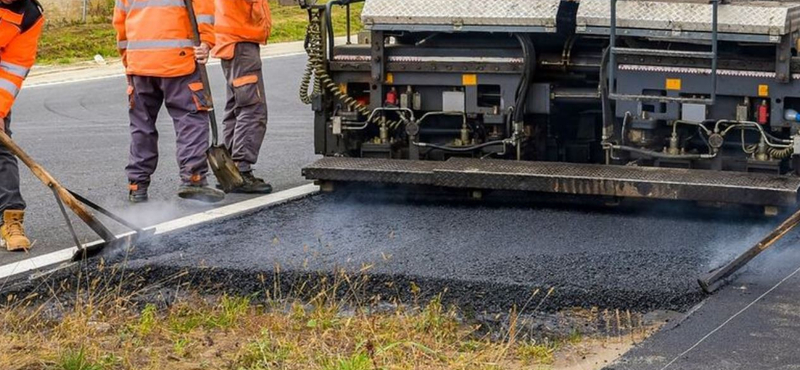 Közút: Ezer kilométer utat újítanak fel idén