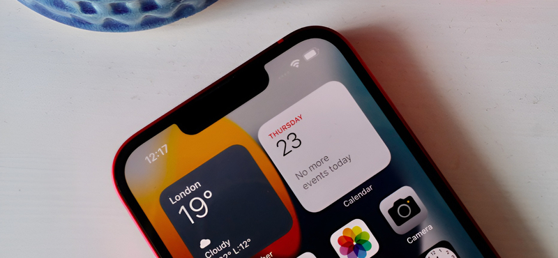 Négy karakter beírásától összeomlanak az iPhone-ok