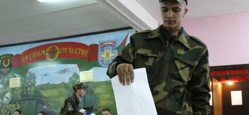 Minszk – összecsaptak a rendőrök és a választási eredmény ellen tüntetők