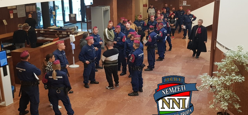 16 kiló drogot találtak és 25 gyanúsítottat kaptak el a rendőrök az eddigi legnagyobb kábítószerellenes akcióban