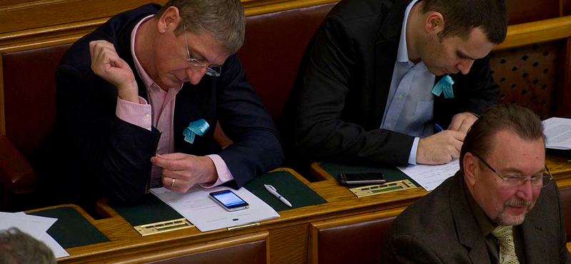 Megszavazták: Gyurcsányék nem alakíthatnak frakciót